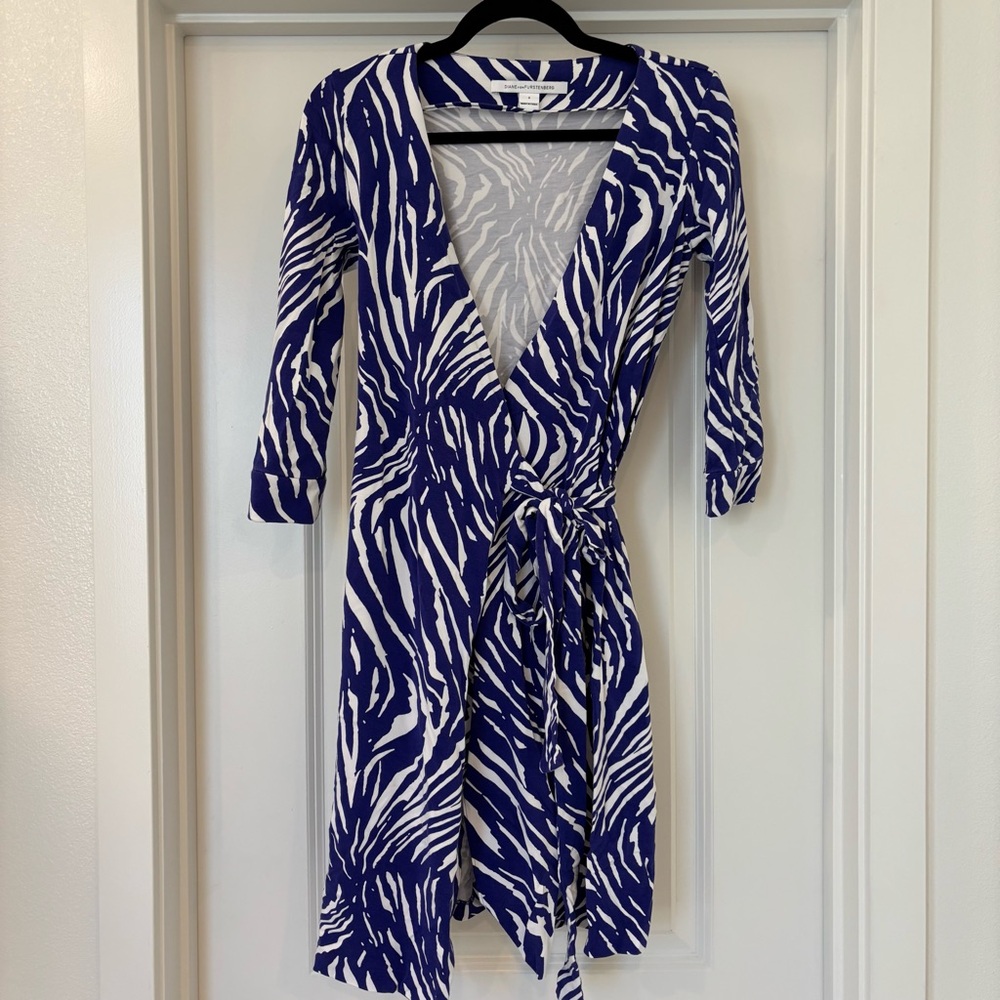 🦓 DIANE VON FURSTENBERG Purple Zebra Print Wrap Dress